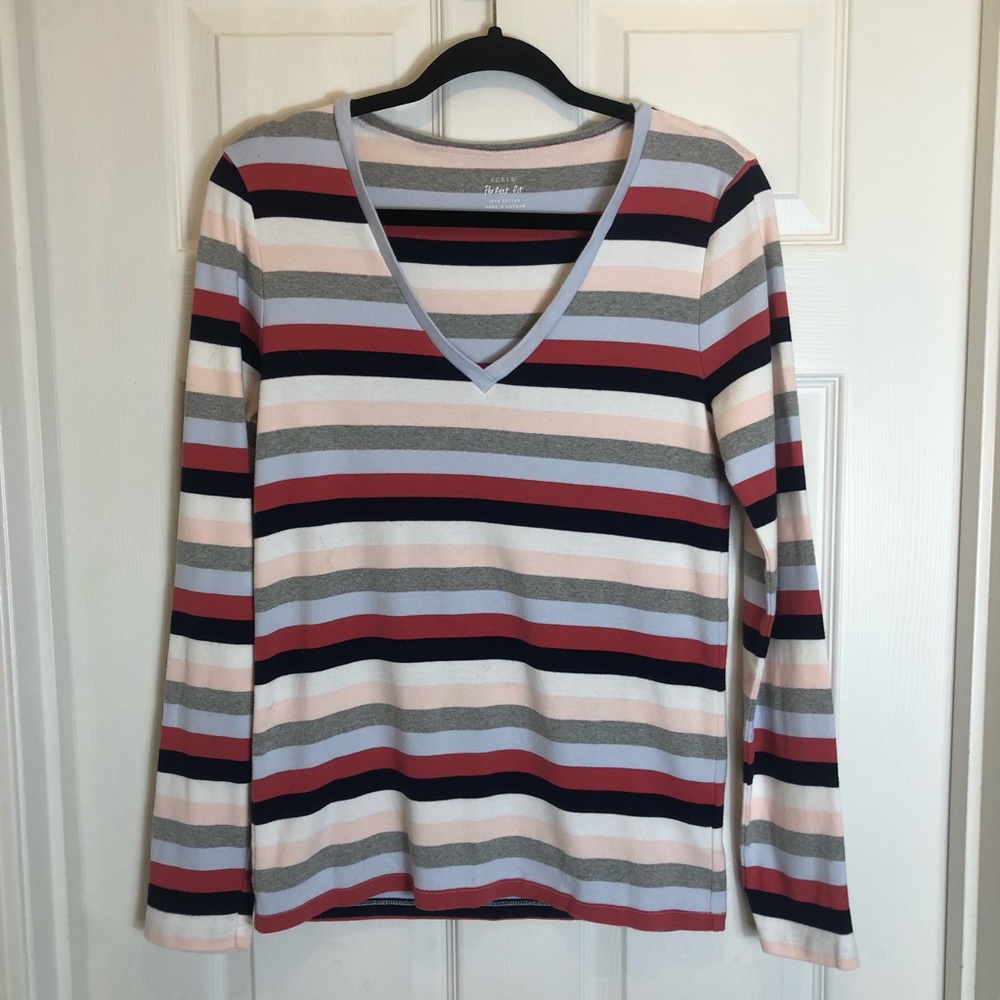 J Crew Prefect Fit V-Neck Long Sleeve Top. Size L